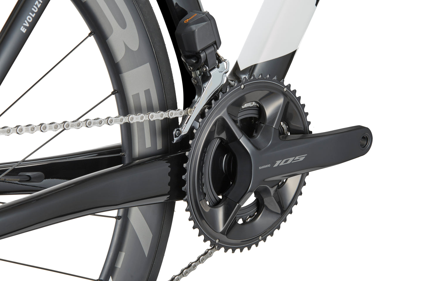 Close-up of an EVOLUZIONE 1 drivetrain featuring a high-performance Shimano 105 crankset, chain, and aerodynamic rear wheel with visible spokes and tire.