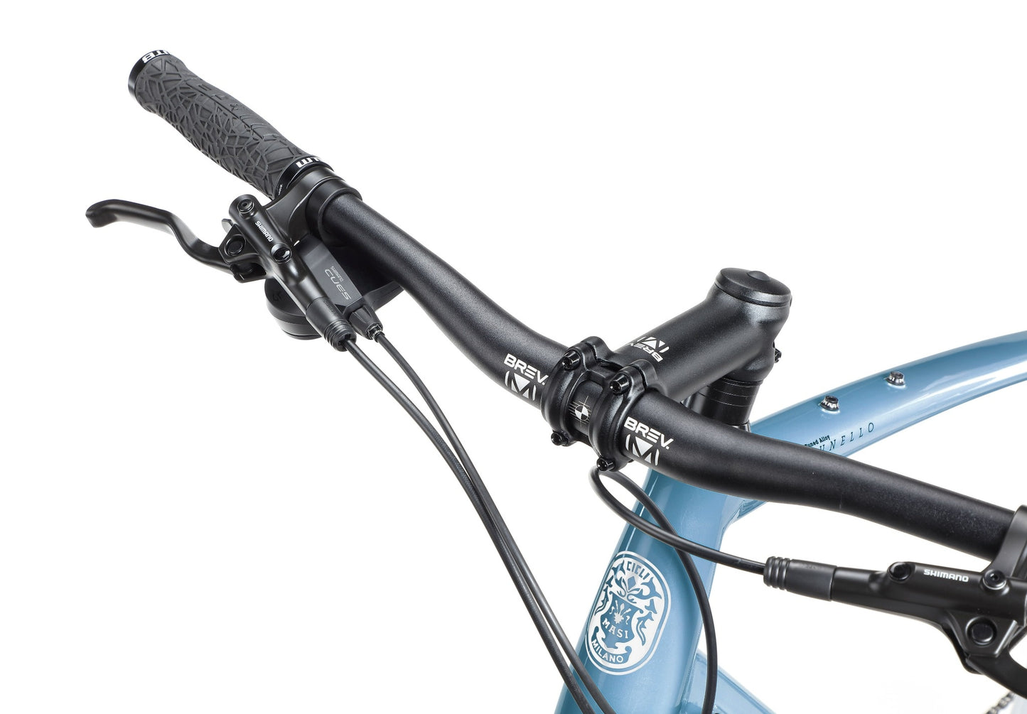 Close-up of BRUNELLO 3’s black handlebar, brake levers, and cables on a blue lightweight alloy frame with lion logo.