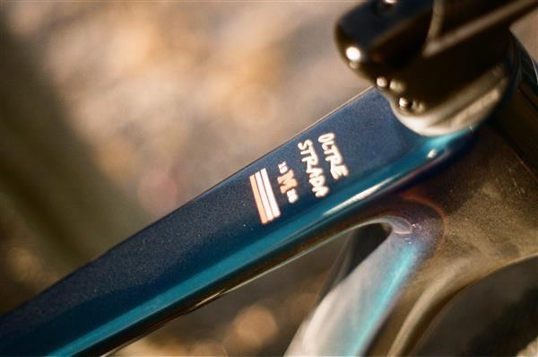 Oltre Strada M decal on the head tube